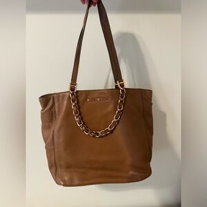 micheal kors purse- medium size- good condition